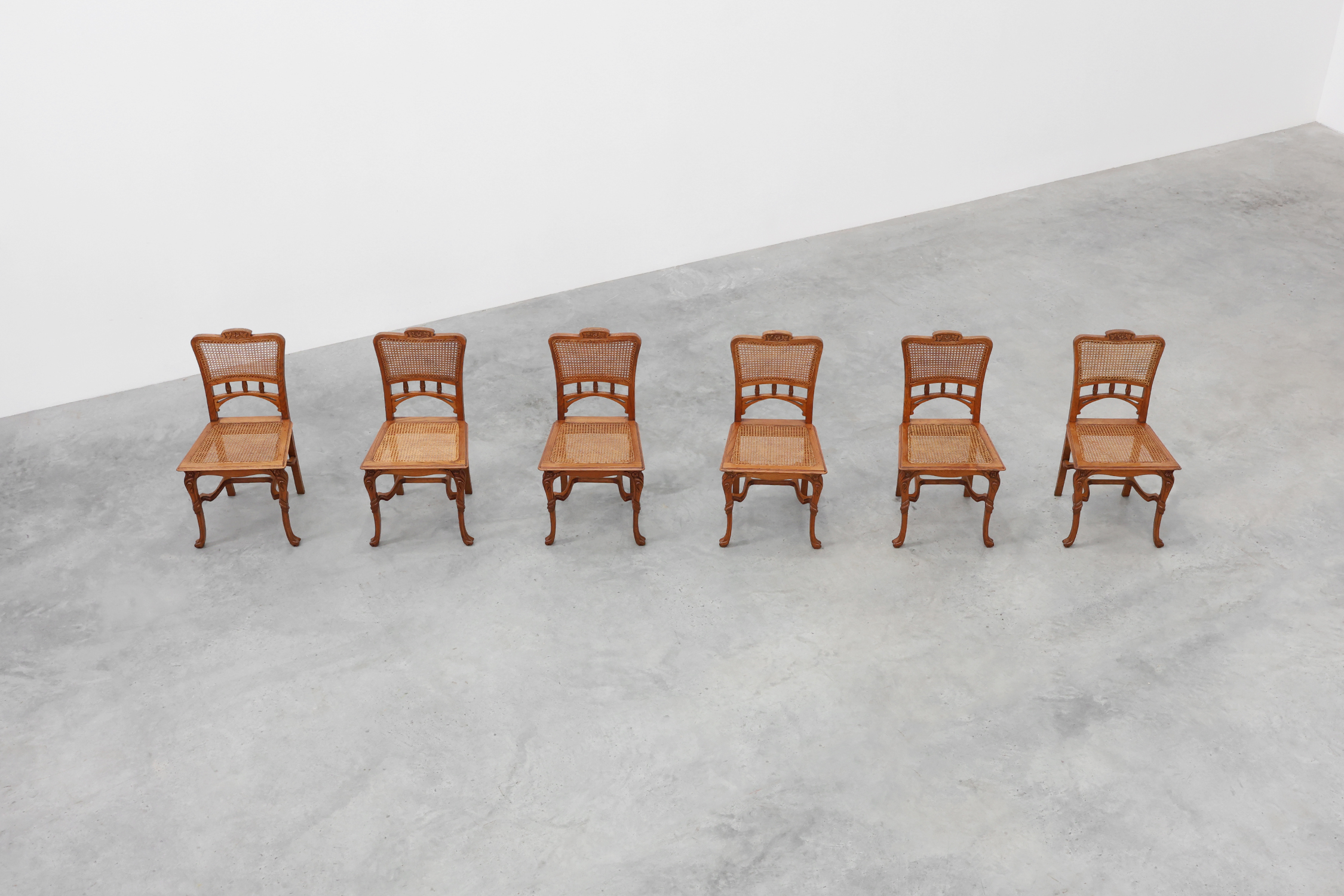 Set of 6 art nouveau dinner chairs in the manner of Victor Horta, Belgium ca. 1910thumbnail